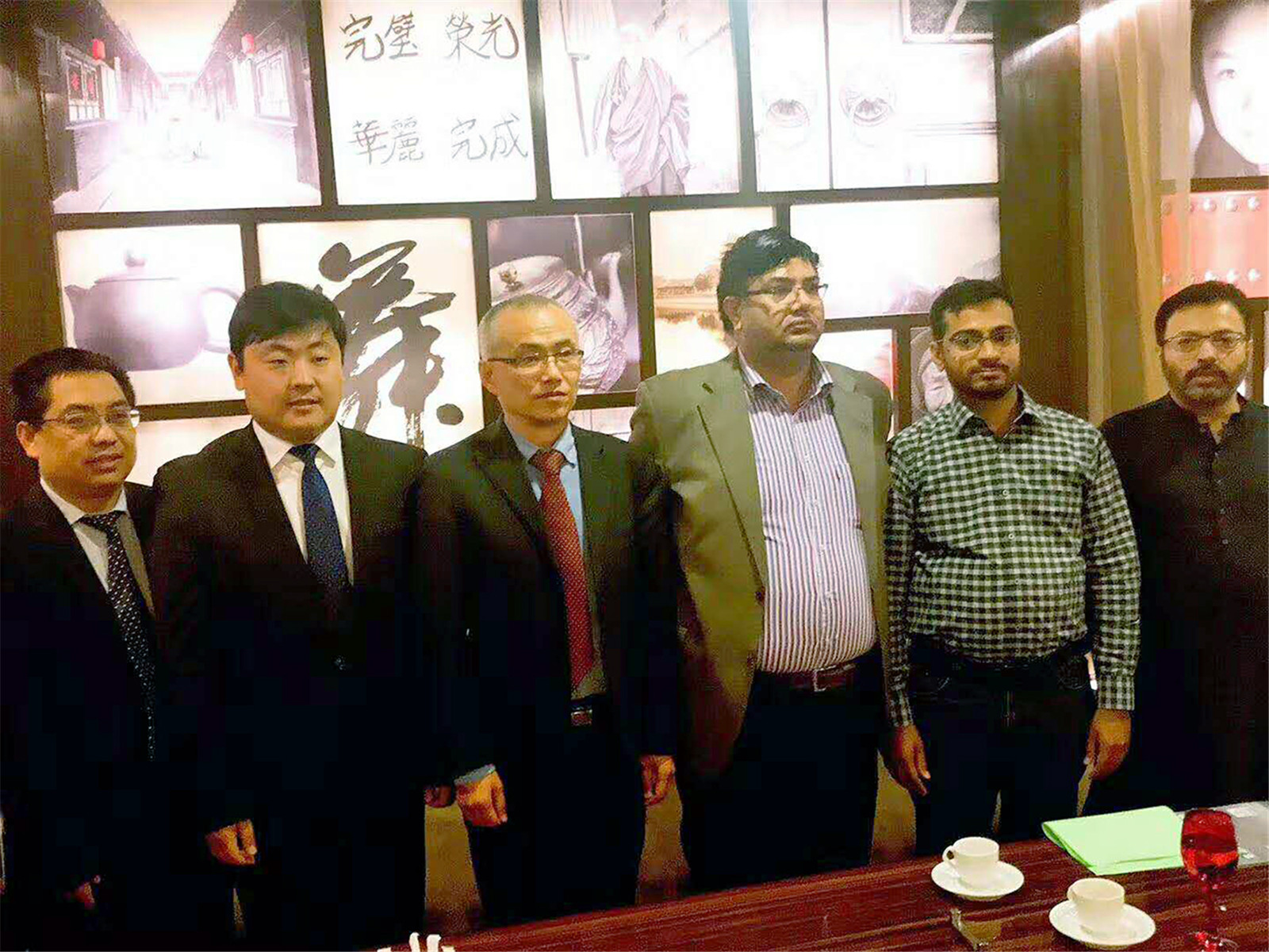 聚力共赢BG视讯伊士顿赴巴基斯坦市场拓展顺遂推进，，，，，，，首单签约100台！