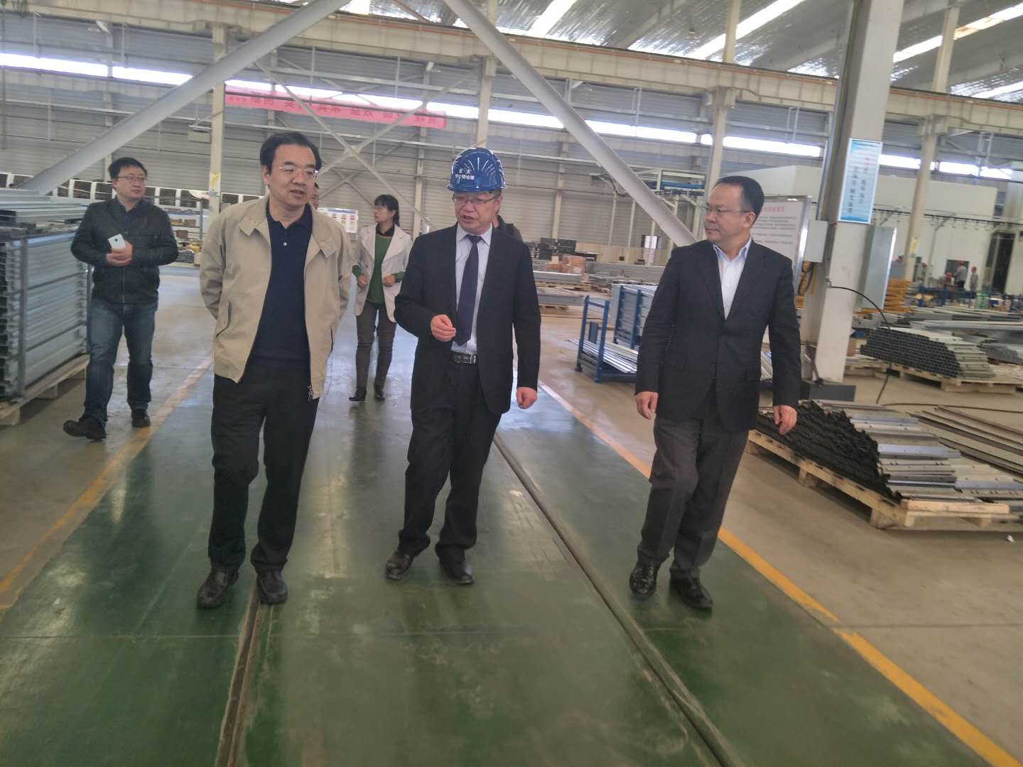 财务部驻甘专员效劳处党组书记杨瑞金，，，，，，，兰州市副市长牛向东一行旅行考察兰州新区BG视讯伊士顿电梯厂